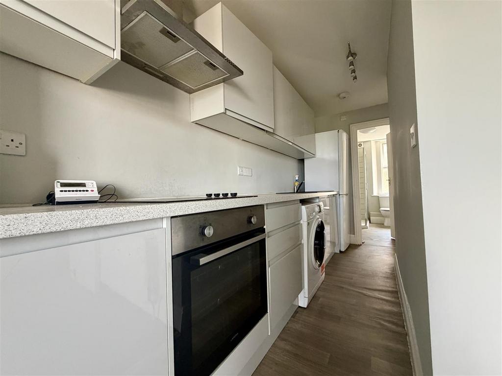 Apartment in Bristol - View 4
