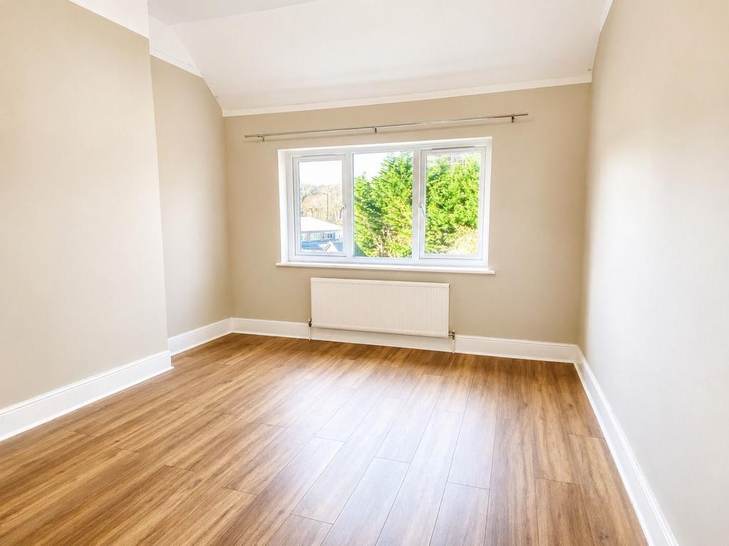 Apartment in Purley - View 2