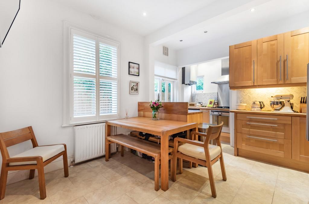 House in London - View 2