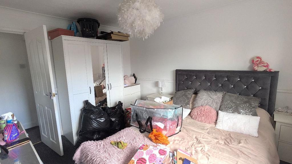 House in Cardiff - More