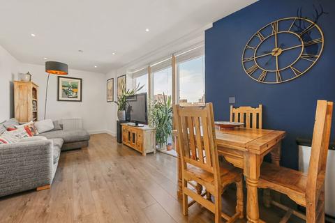 2 bedroom flat for sale, Merchant Walk Development, Bow, E3