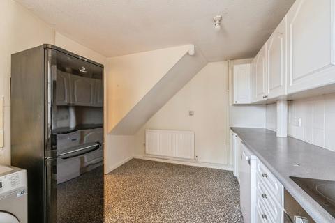 3 bedroom end of terrace house for sale, New Waverley Road, Basildon, Essex, SS15