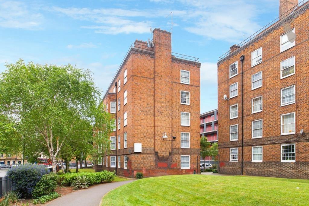 Apartment in London - View 2