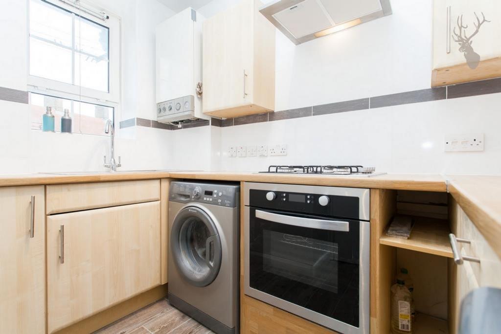 Apartment in London - View 5