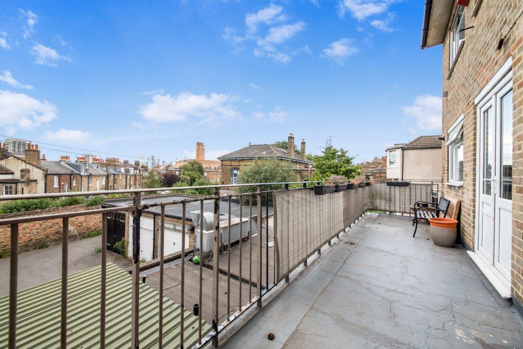 House in London - View 5