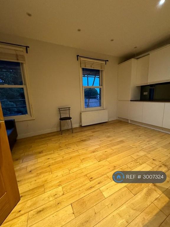 Apartment in London - View 2
