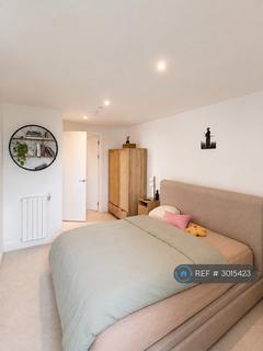 3 bedroom flat to rent, Goldsmith Apartments, London, SE18