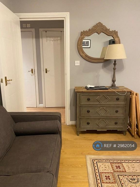 Apartment in London - View 3