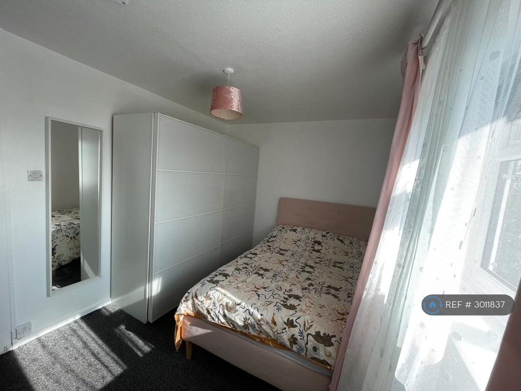 House in Leeds, West Yorkshire - View 4