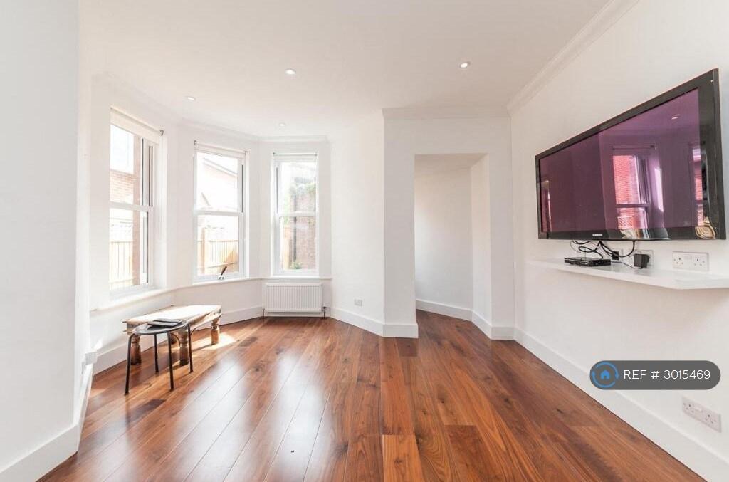 House in London - View 3