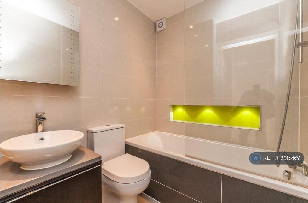 House in London - View 5