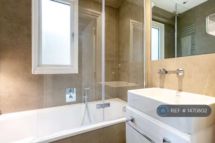 House in London - View 5