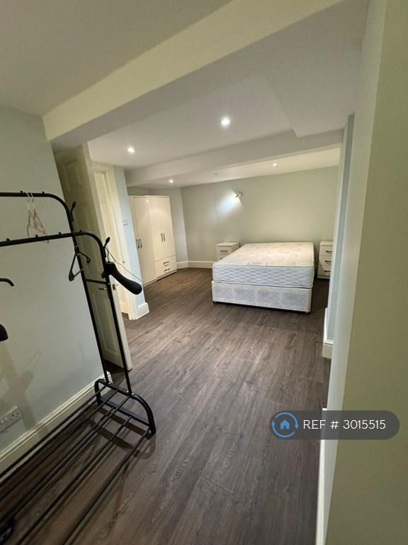 Apartment in London - View 2