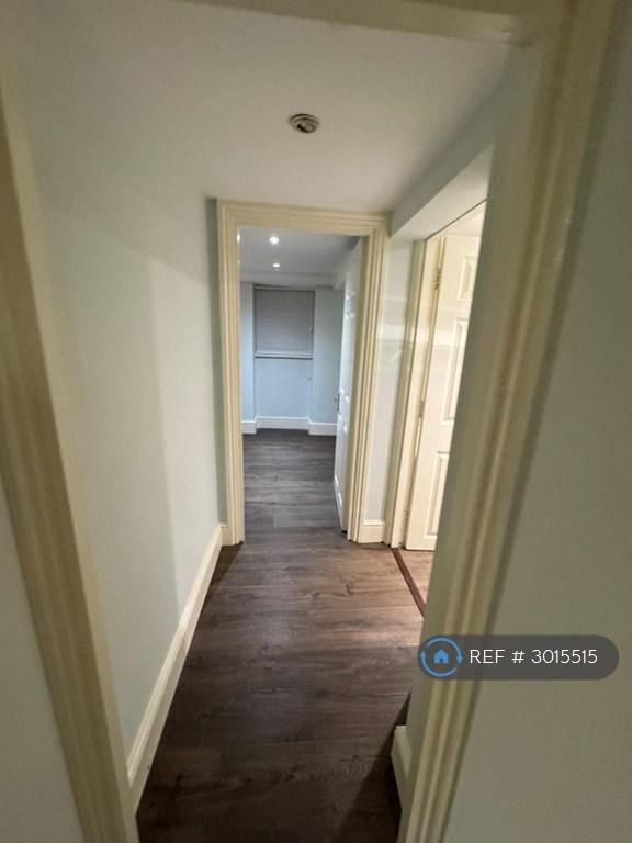 Apartment in London - View 3