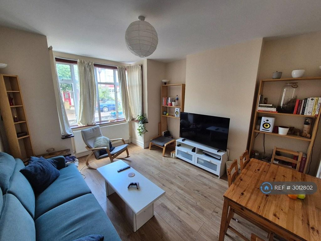 House in London - View 2