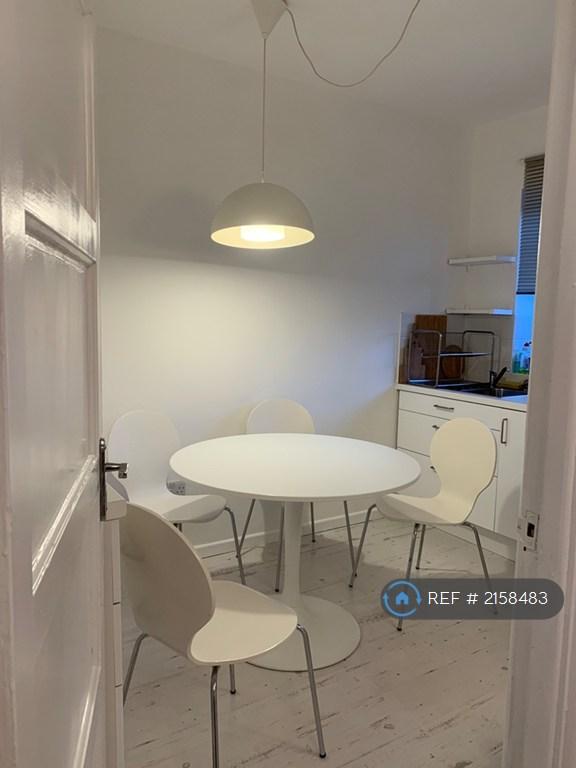 Apartment in London N1 6Lh - View 5