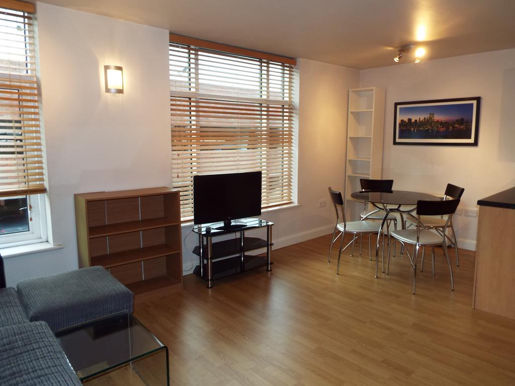 Apartment in Nottingham - View 3