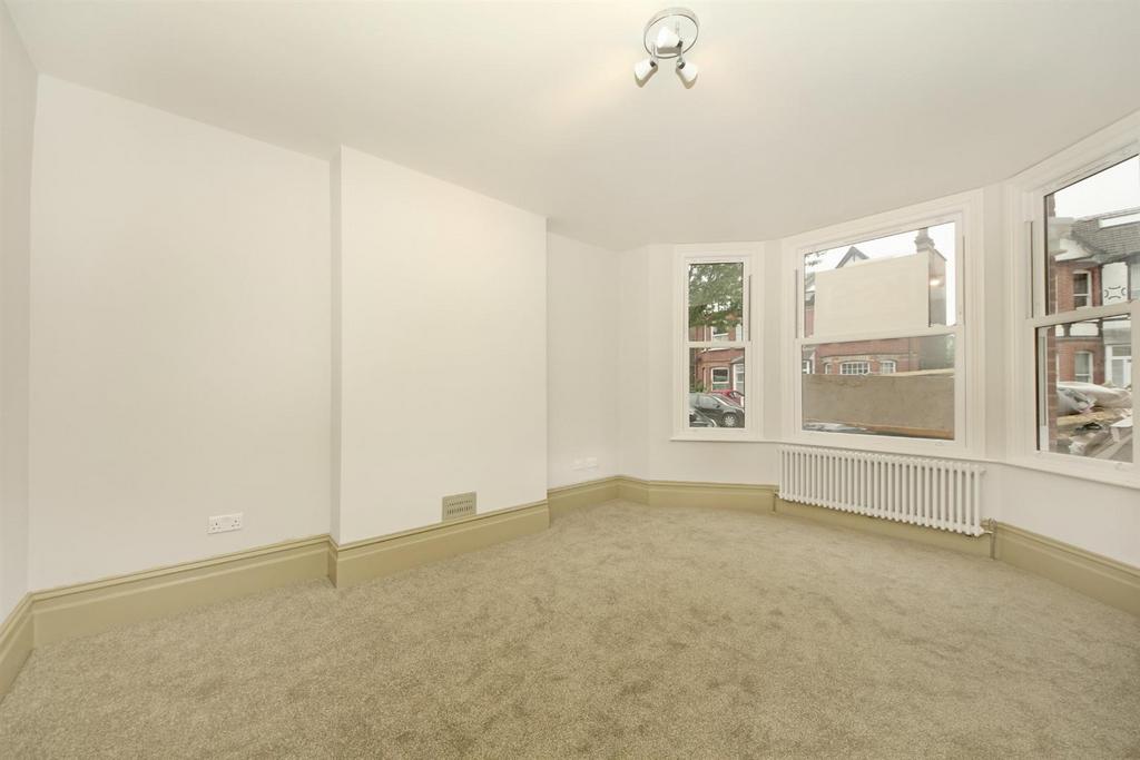 Apartment in London - View 3