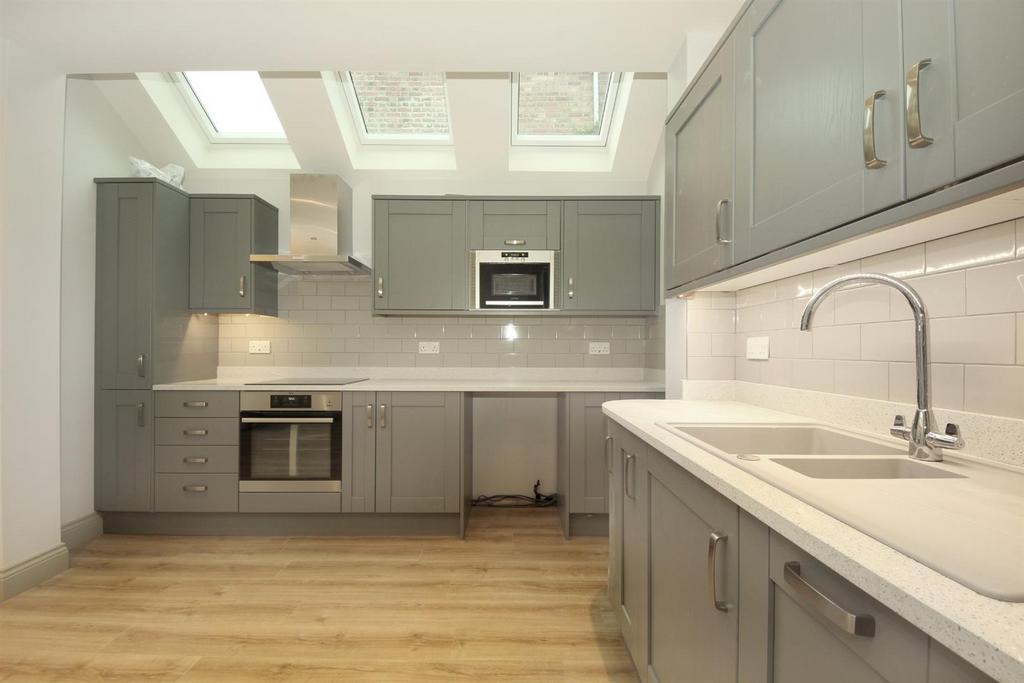 Apartment in London - More