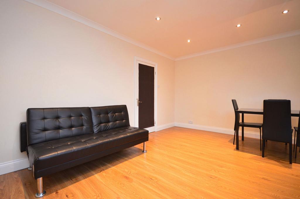 Apartment in London - View 3