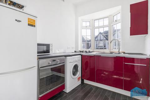 2 bedroom maisonette to rent, Chandos Road, London, N2