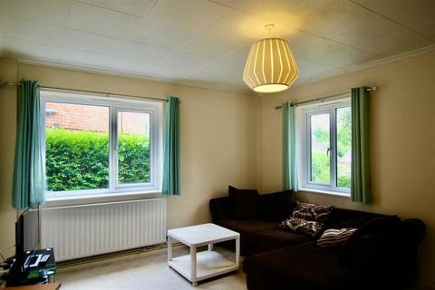 4 bedroom semi-detached house to rent, Whatton Road, Kegworth, DE74