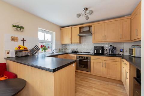 4 bedroom semi-detached house for sale, Parsons Road, Langley  SL3