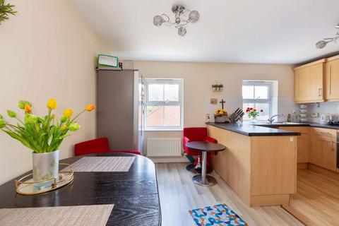 4 bedroom semi-detached house for sale, Parsons Road, Langley  SL3