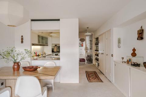 2 bedroom flat for sale, Defoe House, London