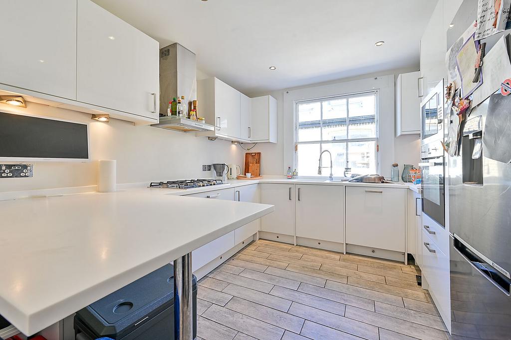 Apartment in London, Mortlake - View 4
