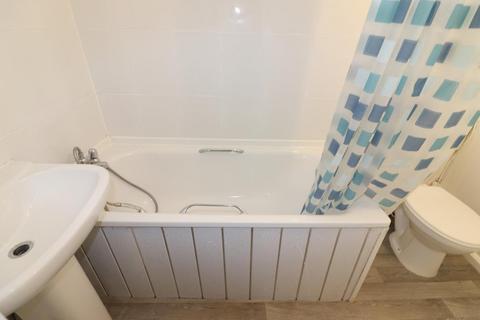 Studio to rent, The Acorns, 114-116 Old Bedford Road, Luton LU2