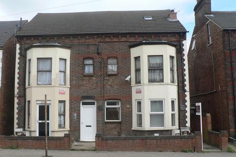 Studio to rent, The Acorns, 114-116 Old Bedford Road, Luton LU2
