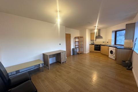 2 bedroom apartment to rent, 2 Common Road, HUDDERSFIELD