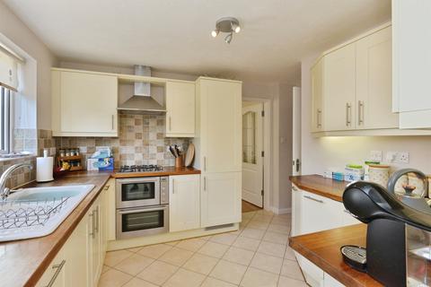 4 bedroom detached house for sale, Dickens Drive, Old Stratford, Milton Keynes