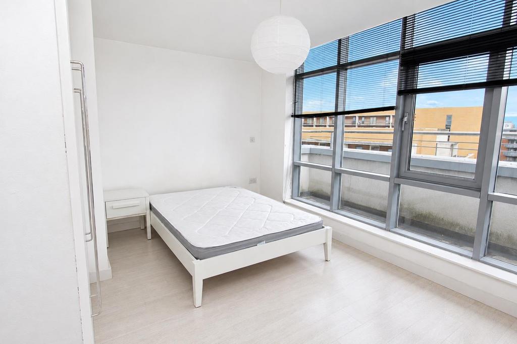 Apartment in Leeds, West Yorkshire - View 4