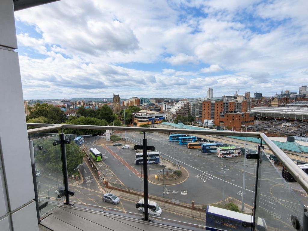 Apartment in Leeds - More