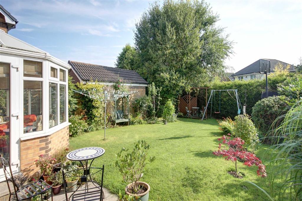 Pennymoor Drive, Altrincham, Cheshire 5 bed detached house £410,000