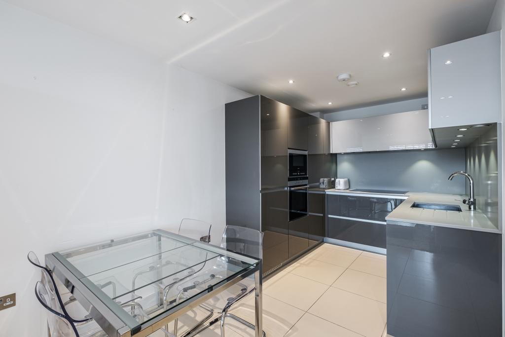 Apartment in London - More