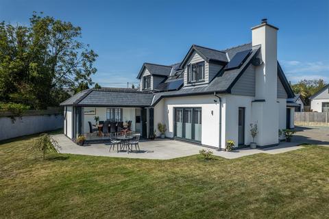 undefined, Ty Hebog, Llanddona