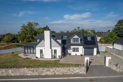 undefined, Ty Hebog, Llanddona