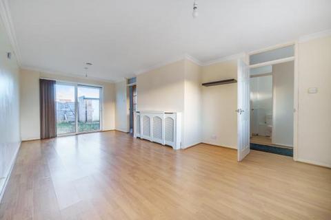 1 bedroom in a house share to rent, Masons Court, Aylesbury, HP19