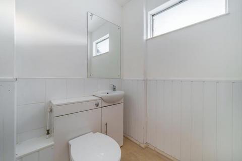 1 bedroom in a house share to rent, Masons Court, Aylesbury, HP19