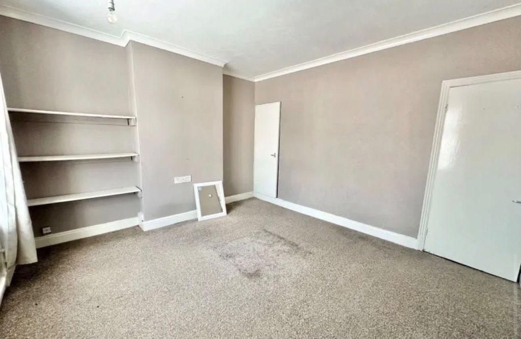 House in Leicester - View 5