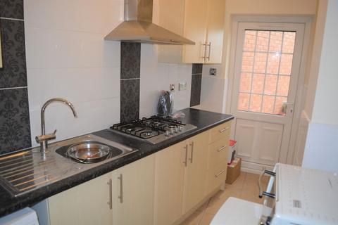 Studio to rent, Deans Lane, Edgware, HA8