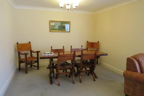 2 bedroom flat for sale, Richmond Court Gardens, Cromer