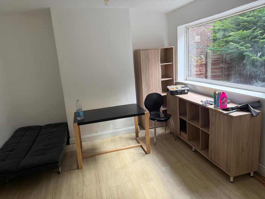 House in Manchester, Greater Manchester - View 5