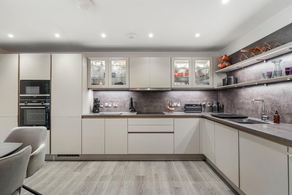 Apartment in Edinburgh - More