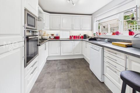 3 bedroom detached bungalow for sale, Rembrandt Gardens, Bury St. Edmunds IP33