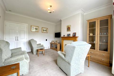 2 bedroom semi-detached bungalow for sale, South Lane Gardens, Elland