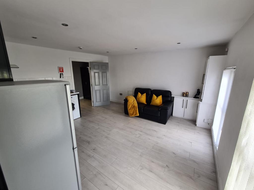 Apartment in Wavertree - View 3